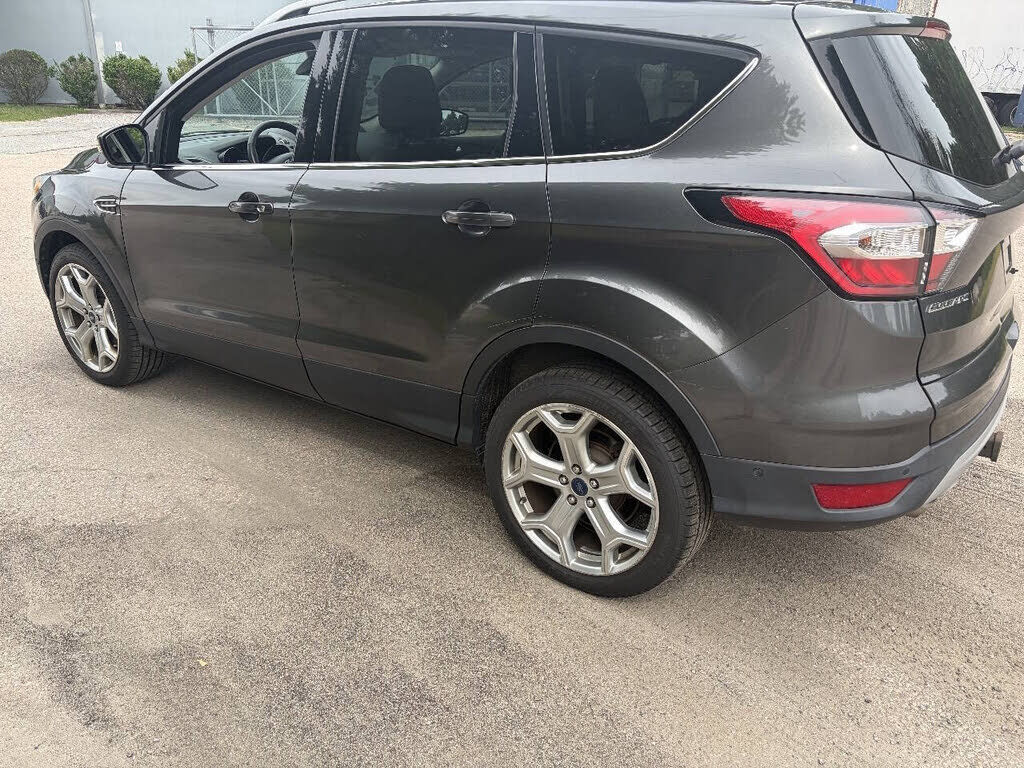 2017 FORD Escape