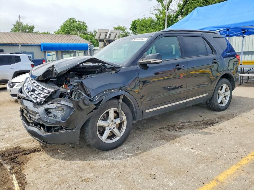 2017 FORD Explorer