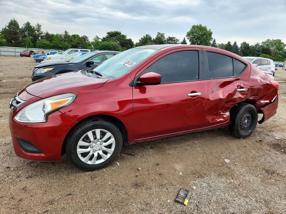 2017 NISSAN Versa
