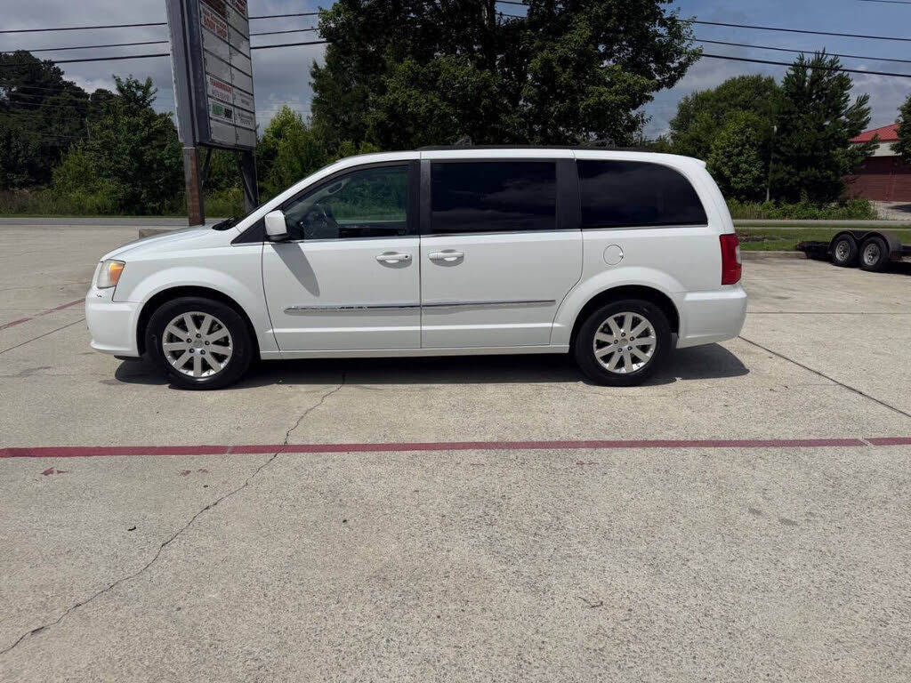 2015 CHRYSLER Town and Country