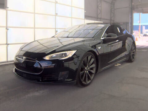 2015 TESLA Model S