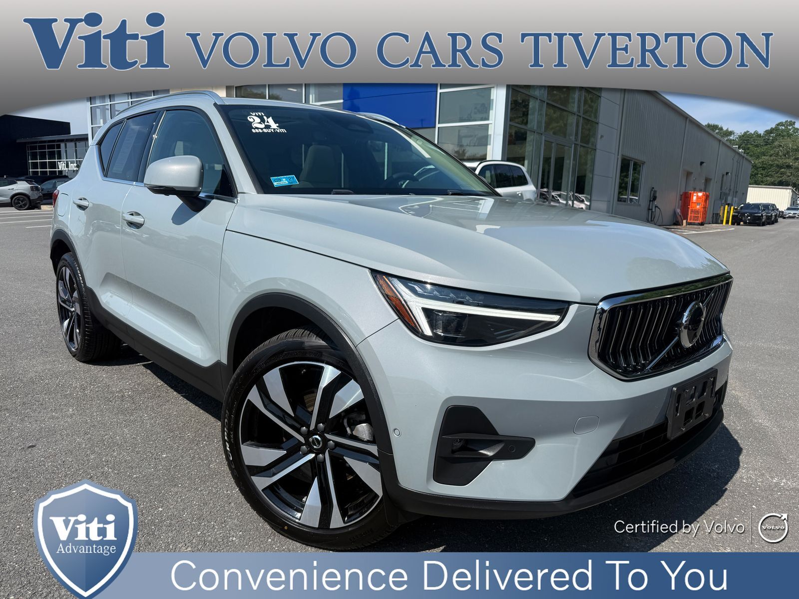 2024 VOLVO XC40