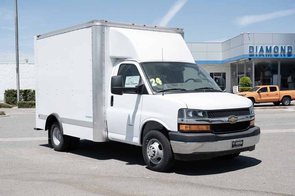 2024 CHEVROLET Express