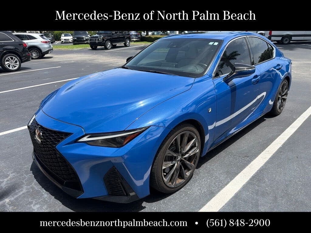 2022 LEXUS IS