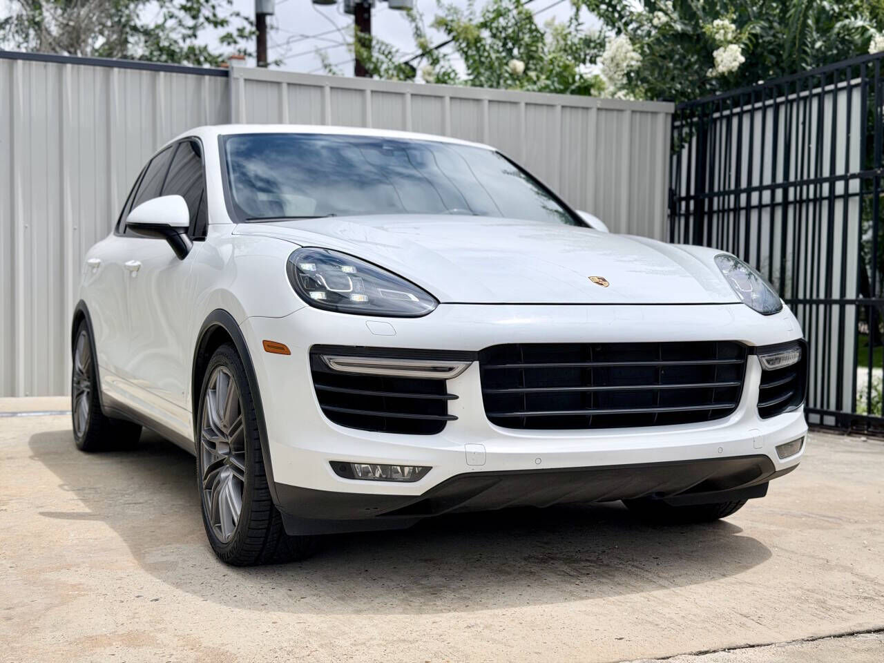 2017 PORSCHE Cayenne