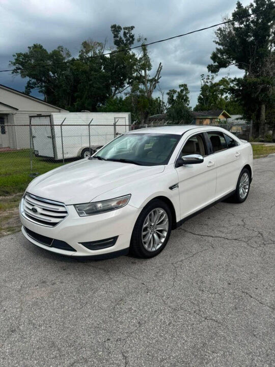 2013 FORD Taurus