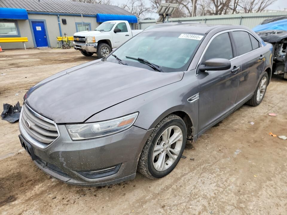 2013 FORD Taurus