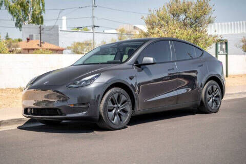 2025 TESLA Model Y