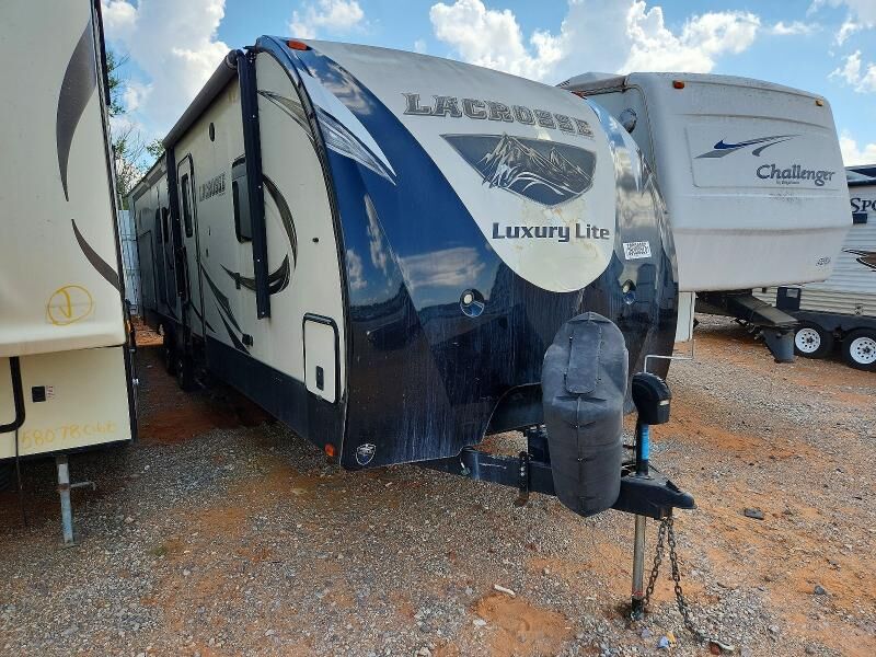 2017 FOREST RIVER Lacrosse Towable
