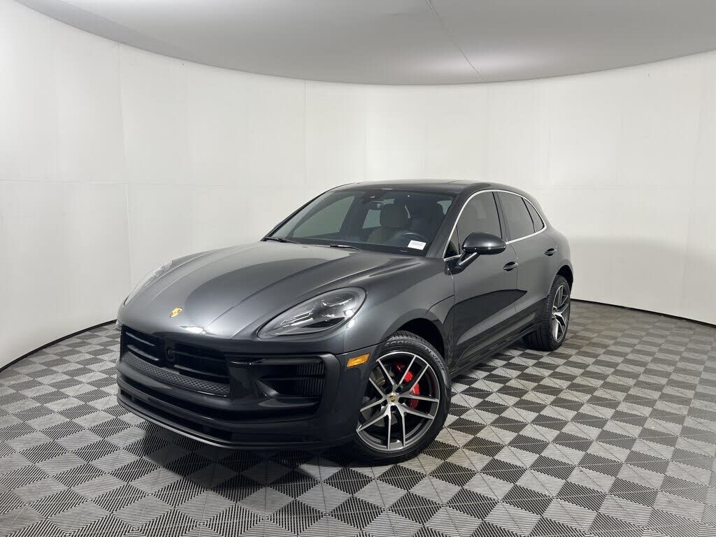 2024 PORSCHE Macan
