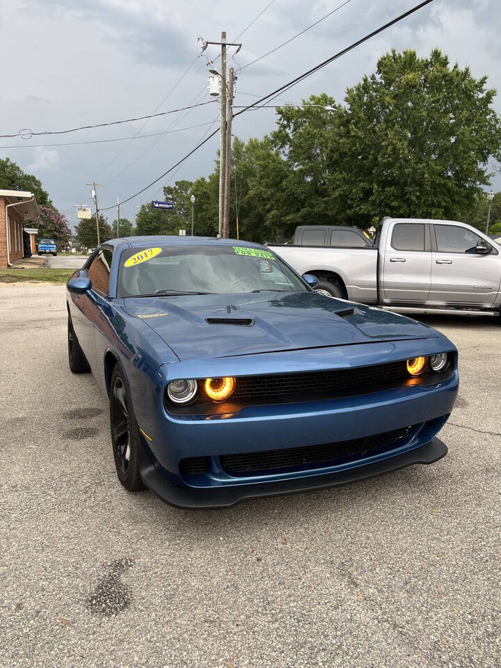 2017 DODGE Challenger