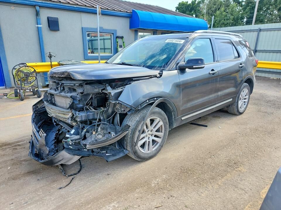 2018 FORD Explorer