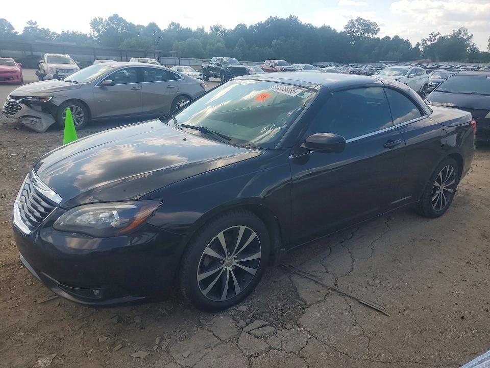 2013 CHRYSLER 200