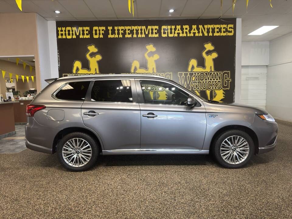 2022 MITSUBISHI Outlander