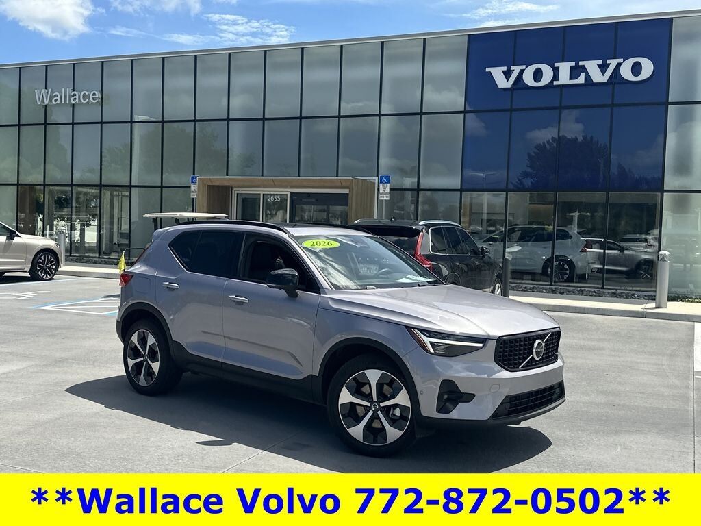 2026 VOLVO XC40