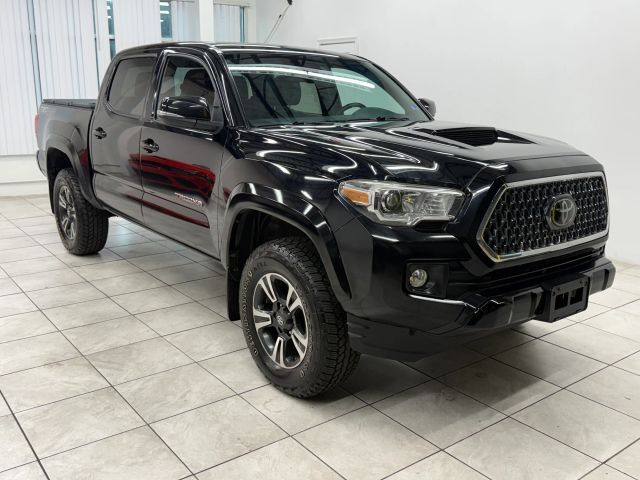 2018 TOYOTA Tacoma