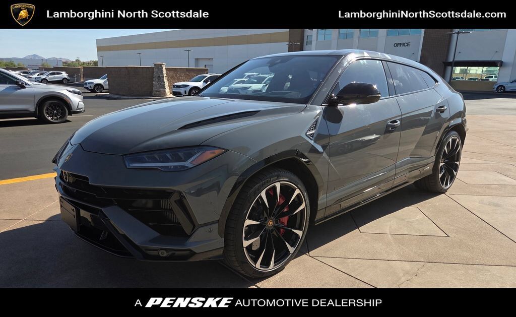 2024 LAMBORGHINI URUS