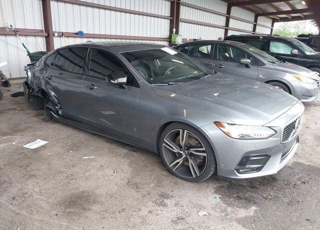 2020 VOLVO S90