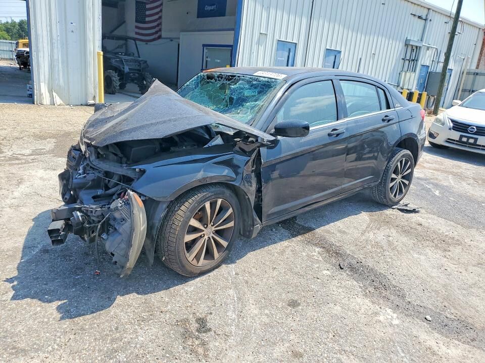 2013 CHRYSLER 200