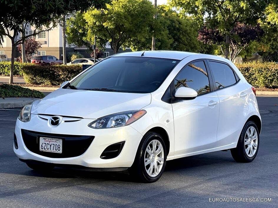 2013 MAZDA Mazda2