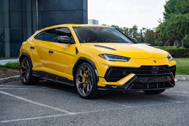 2024 LAMBORGHINI URUS