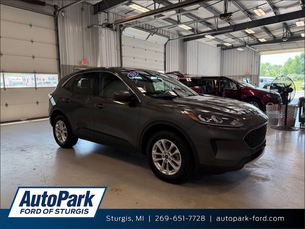 2020 FORD Escape