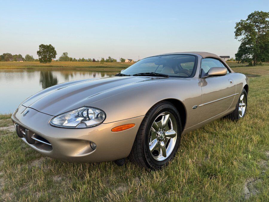 Jaguar XK8