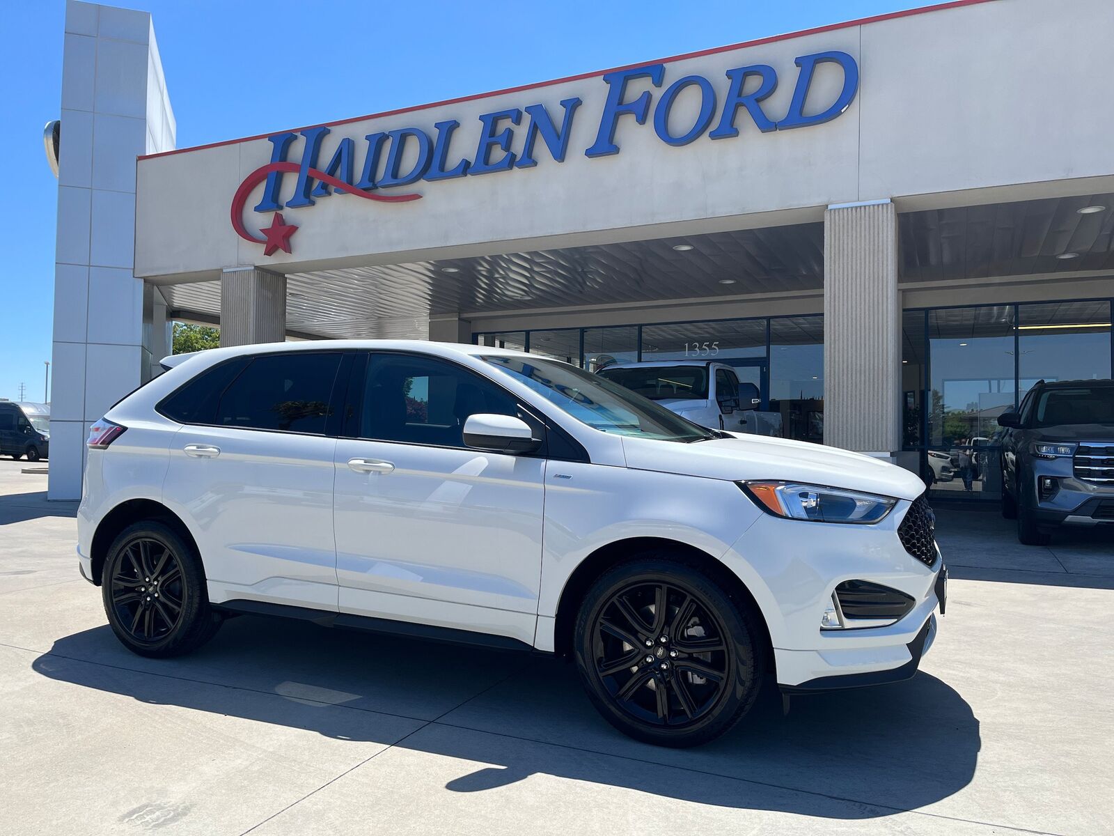 2023 FORD Edge