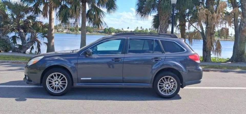 2012 SUBARU Outback