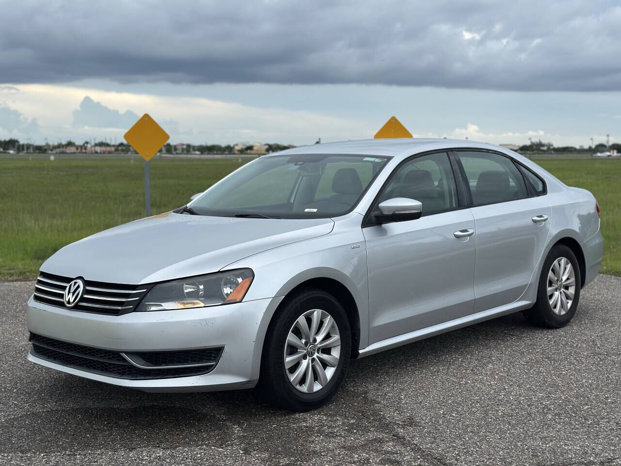 2014 VOLKSWAGEN Passat