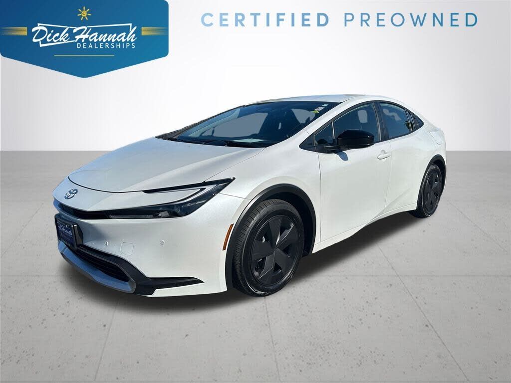 2025 TOYOTA Prius