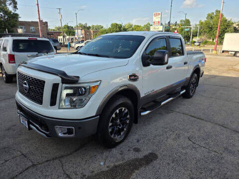 2017 NISSAN Titan