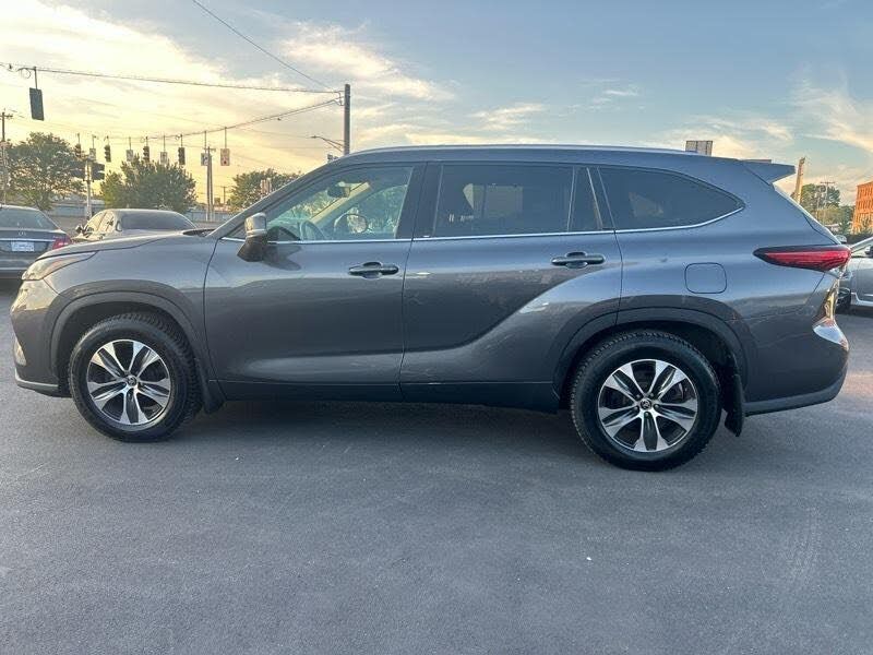 2021 TOYOTA Highlander