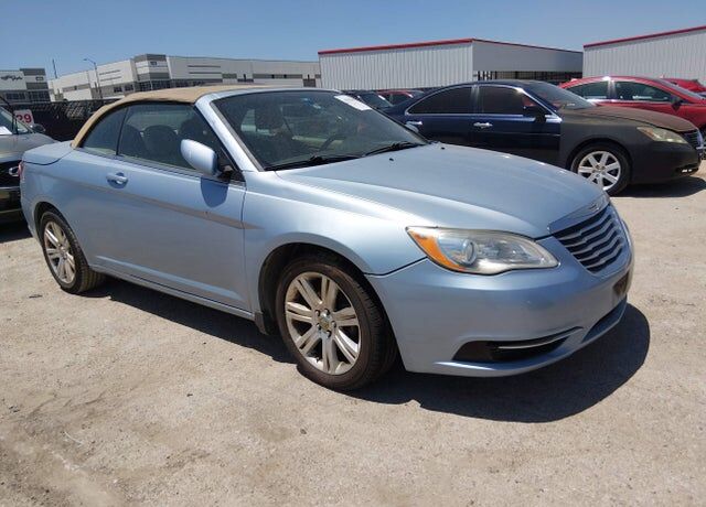2012 CHRYSLER 200