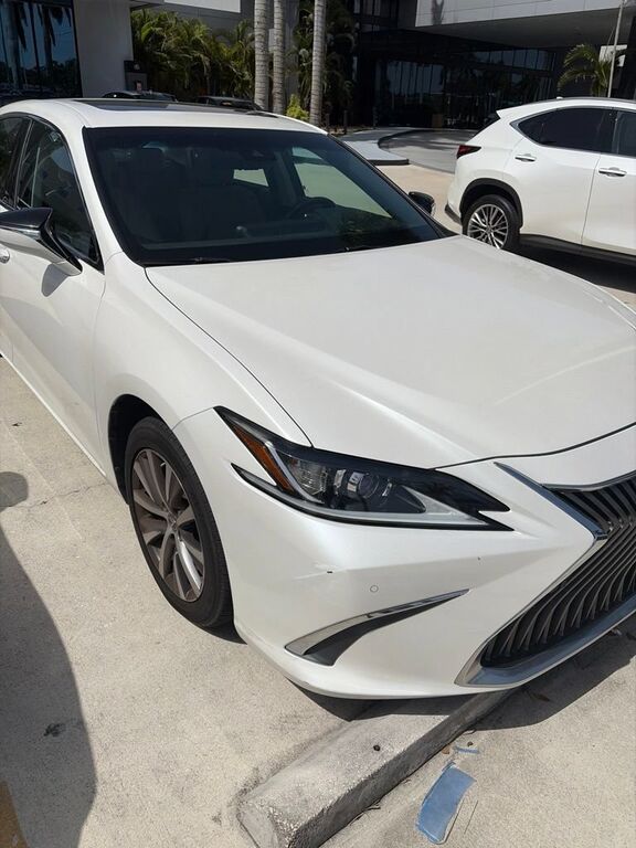 2020 LEXUS ES