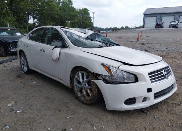 2010 NISSAN Maxima