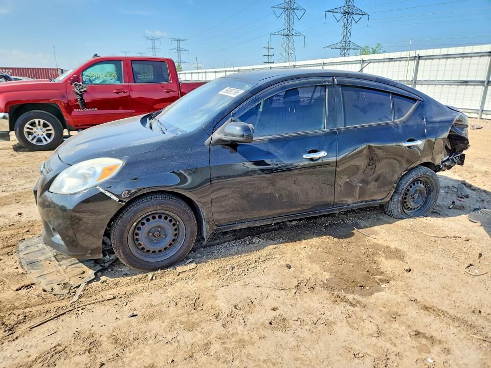 2012 NISSAN Versa