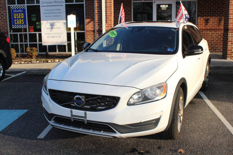 2017 VOLVO V60CC