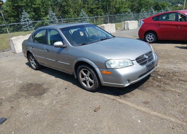 2001 NISSAN Maxima