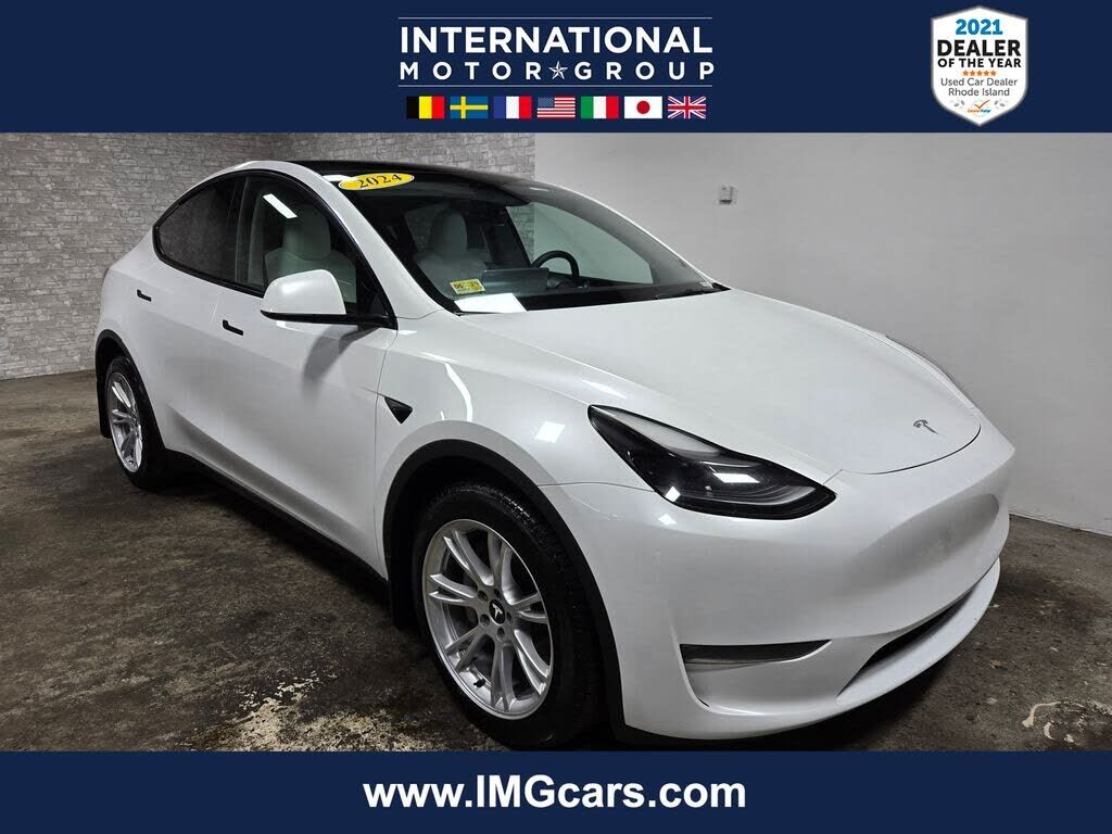 2024 TESLA Model Y