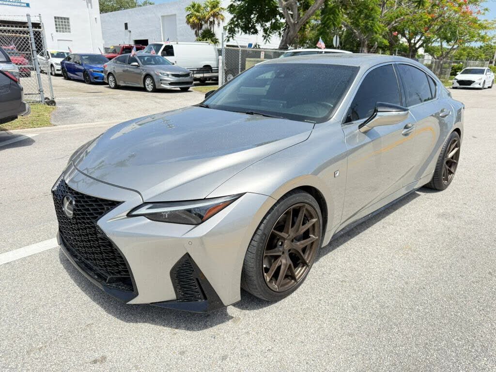 2022 LEXUS IS