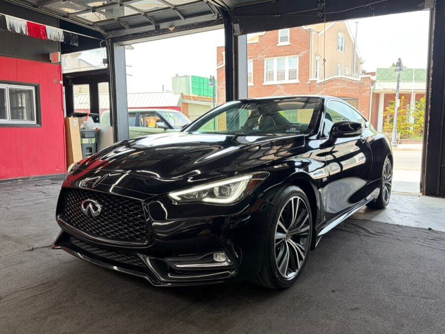 2017 INFINITI Q60