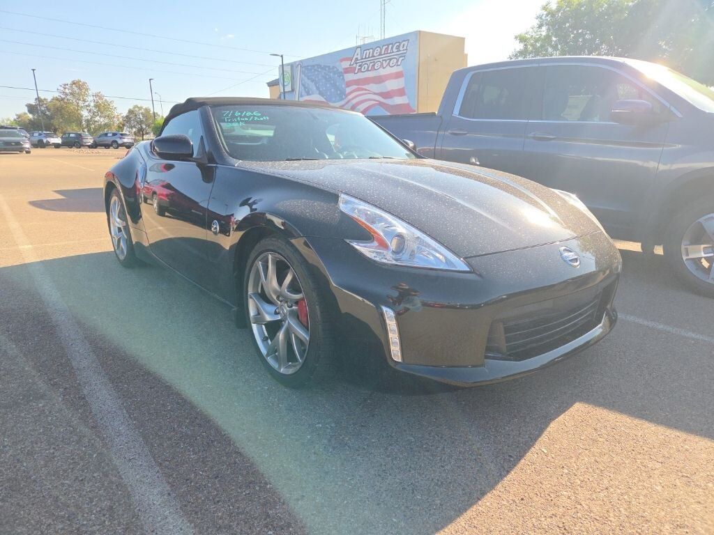 2015 NISSAN 370Z