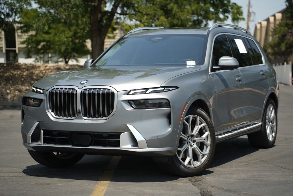 2023 BMW X7