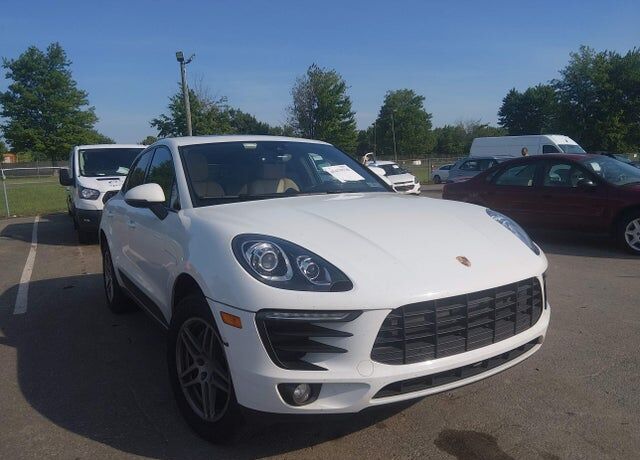 2018 PORSCHE Macan