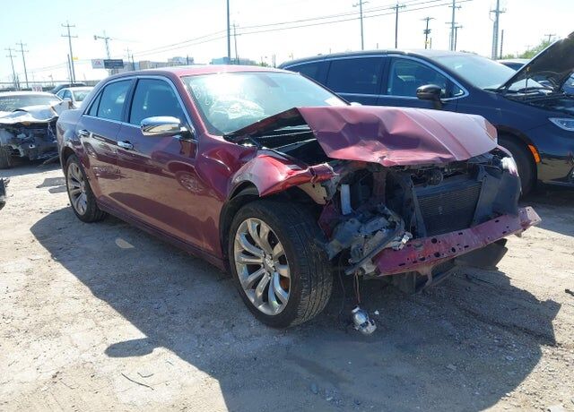 2019 CHRYSLER 300