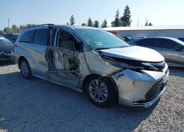 2022 TOYOTA Sienna