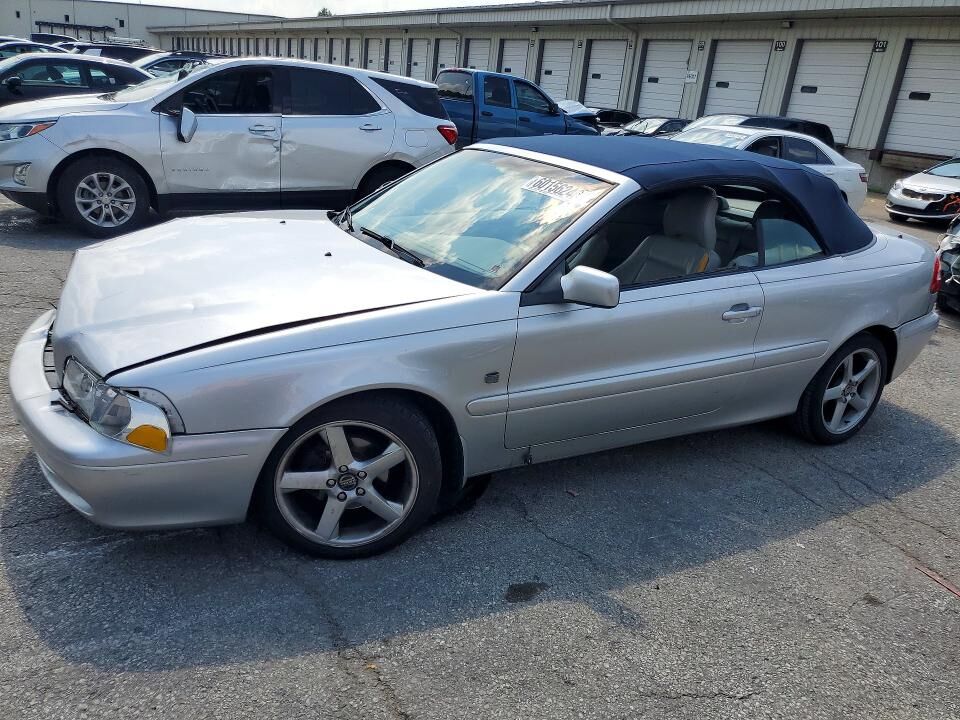 2004 VOLVO C70