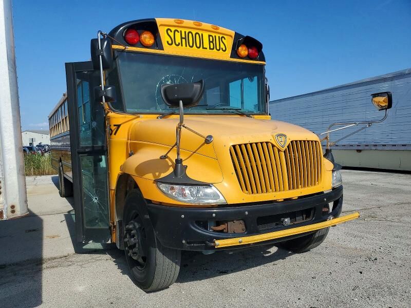 2013 IC BUS PB105
