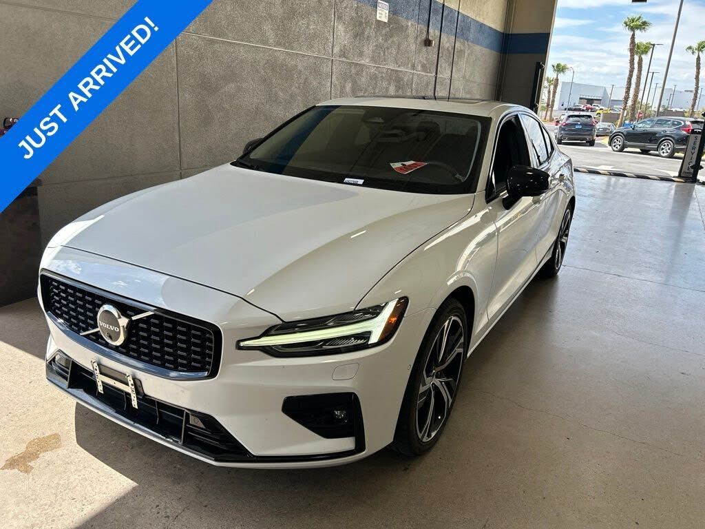 2024 VOLVO S60